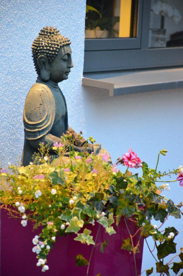 Plumes Et Pinceaux Bed & Breakfast *